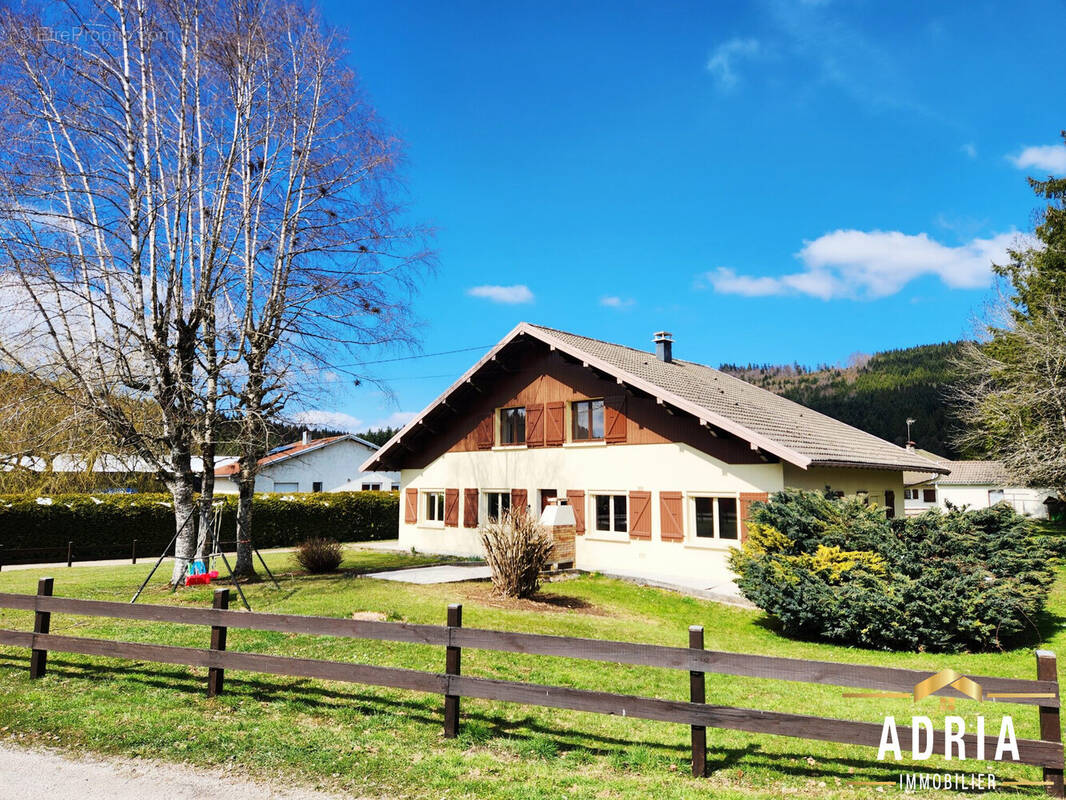 Maison à ORCHAMPS-VENNES