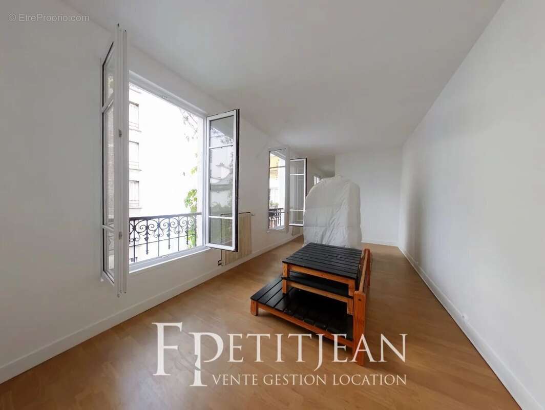 Appartement à PARIS-3E