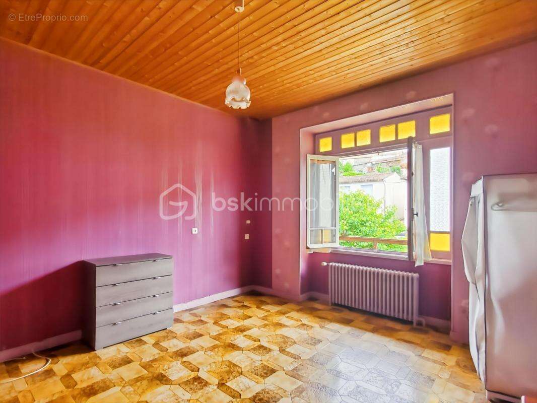 Maison à CHEF-BOUTONNE