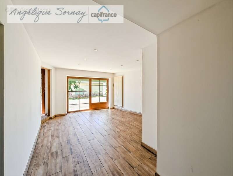 Maison mitoyenne avec potentiel – 103 m² habitables – Montrevel Morges (39320), secteur Jura - photo 3