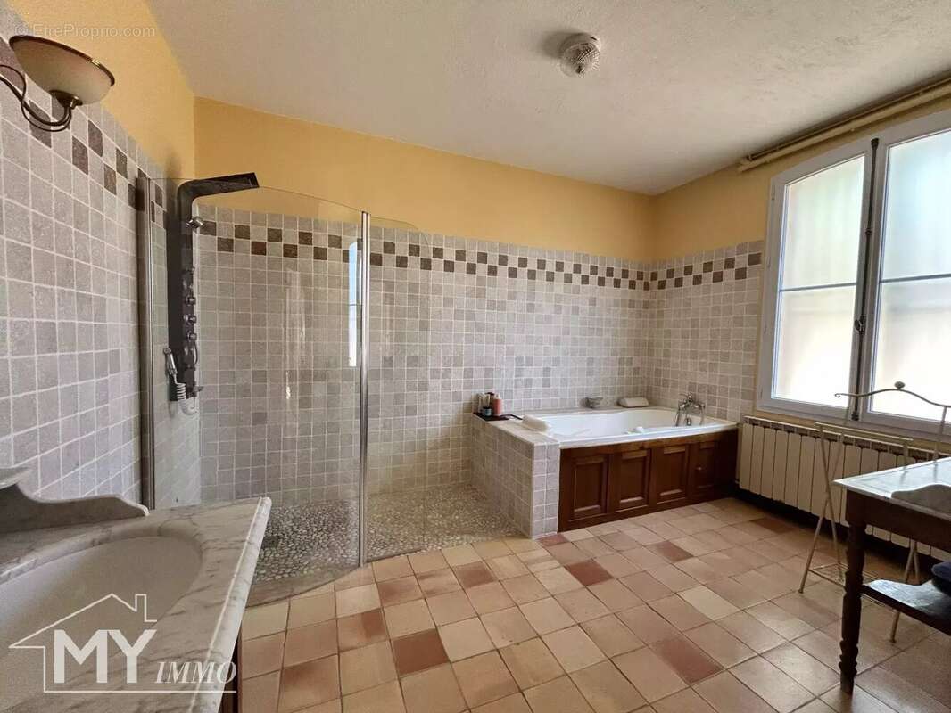 Maison à FOUGUEYROLLES