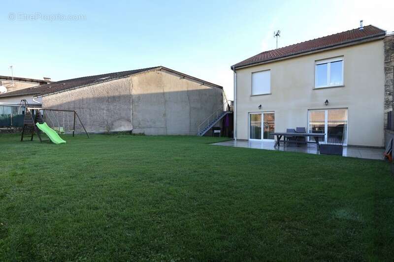 Maison à MANGIENNES