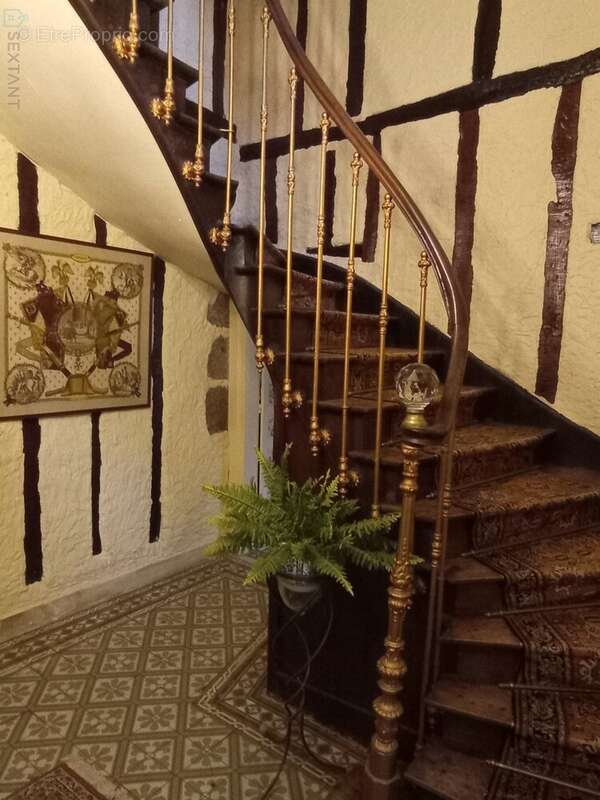 Niche en hauteur magnifique chateau sur 7700 m2 avec sa source - photo 15