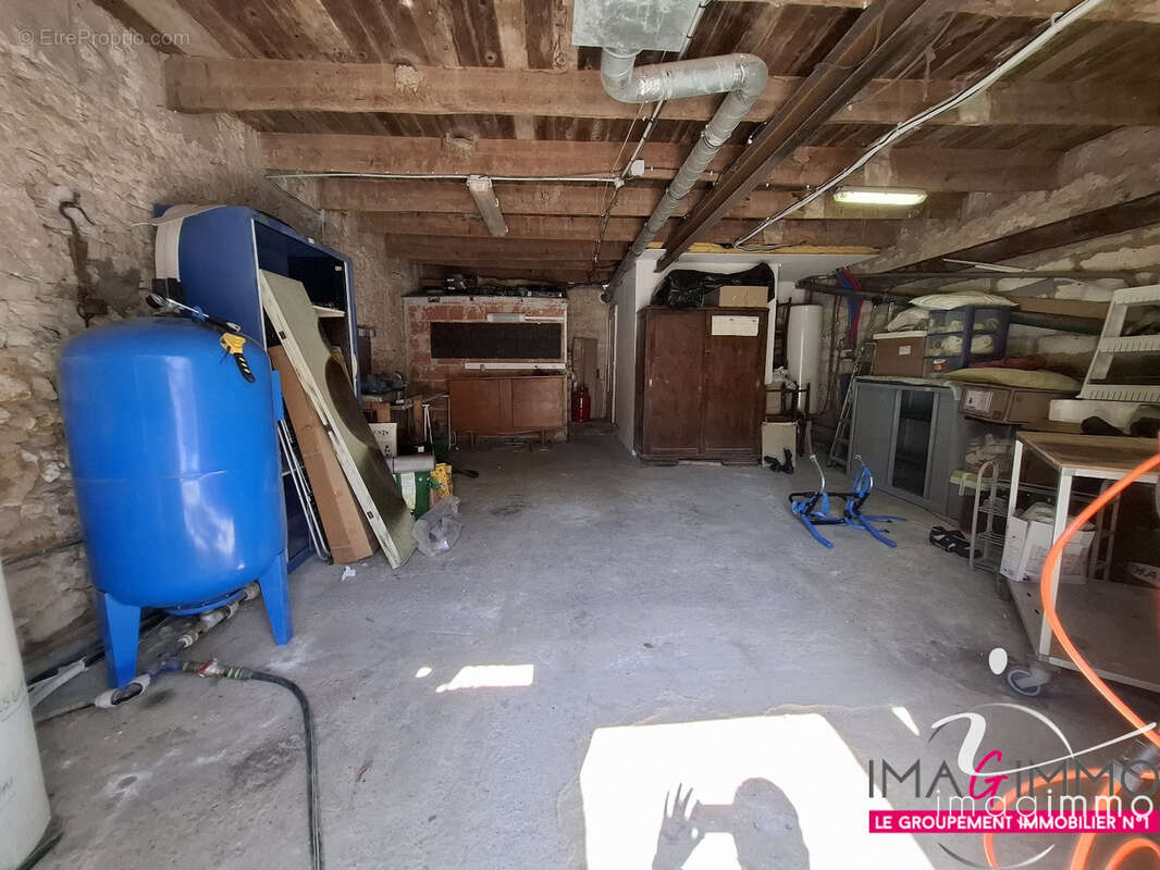 Dans un environnement exceptionnel, boisé, découvrez cette bâtisse de 1869, de plus de 200 m2 de surface utile - photo 19