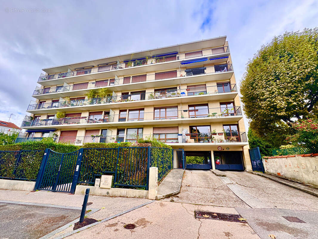 Autre à FONTENAY-SOUS-BOIS