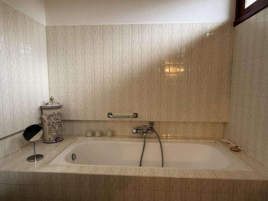 Maison à TRIE-SUR-BAISE