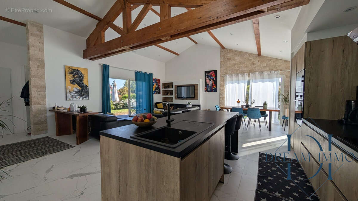 Maison à SAINTE-MARIE-DE-GOSSE