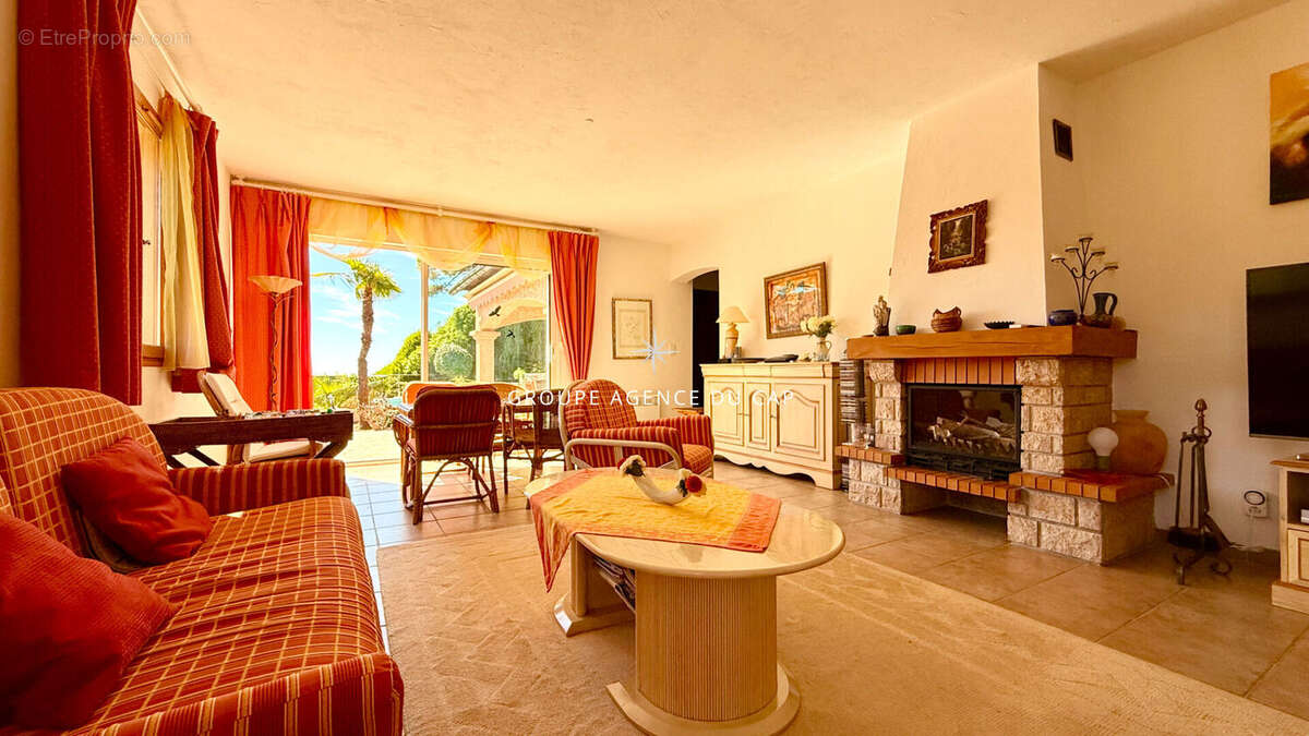 Maison à LES ISSAMBRES