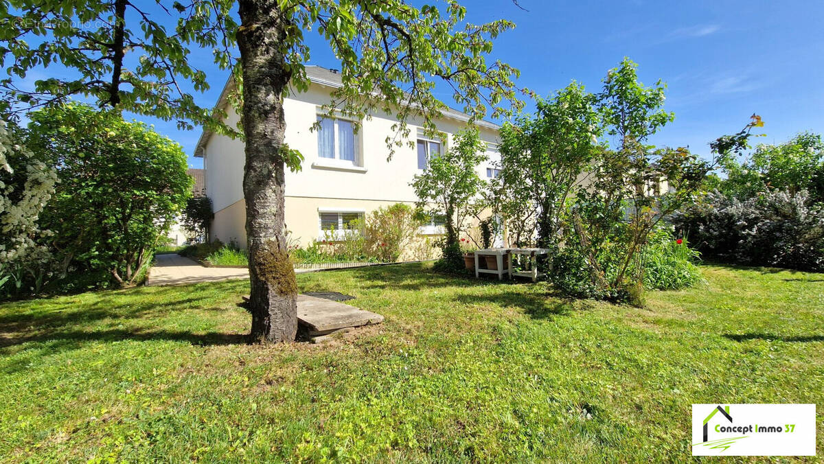 Maison à LA VILLE-AUX-DAMES