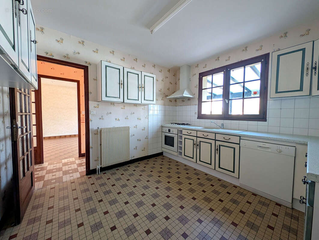 Maison à MONTREUIL-BELLAY