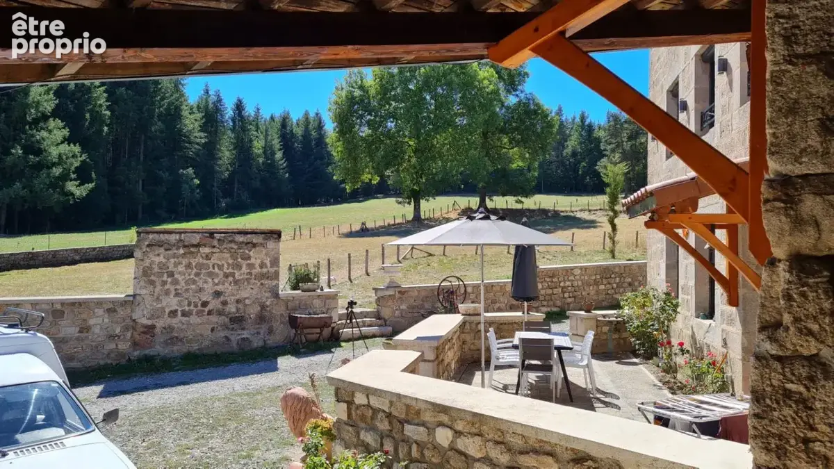 Maison Saint Didier En Velay 43140 propriété d'exception composée de deux habitations, nombreuses dépendances sur 9000m² de terr - photo 18