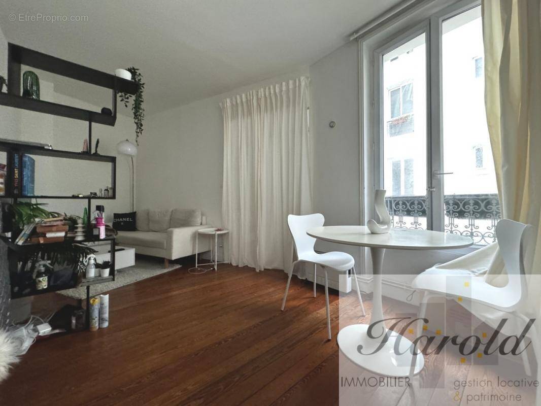 titre - Appartement à PARIS-15E