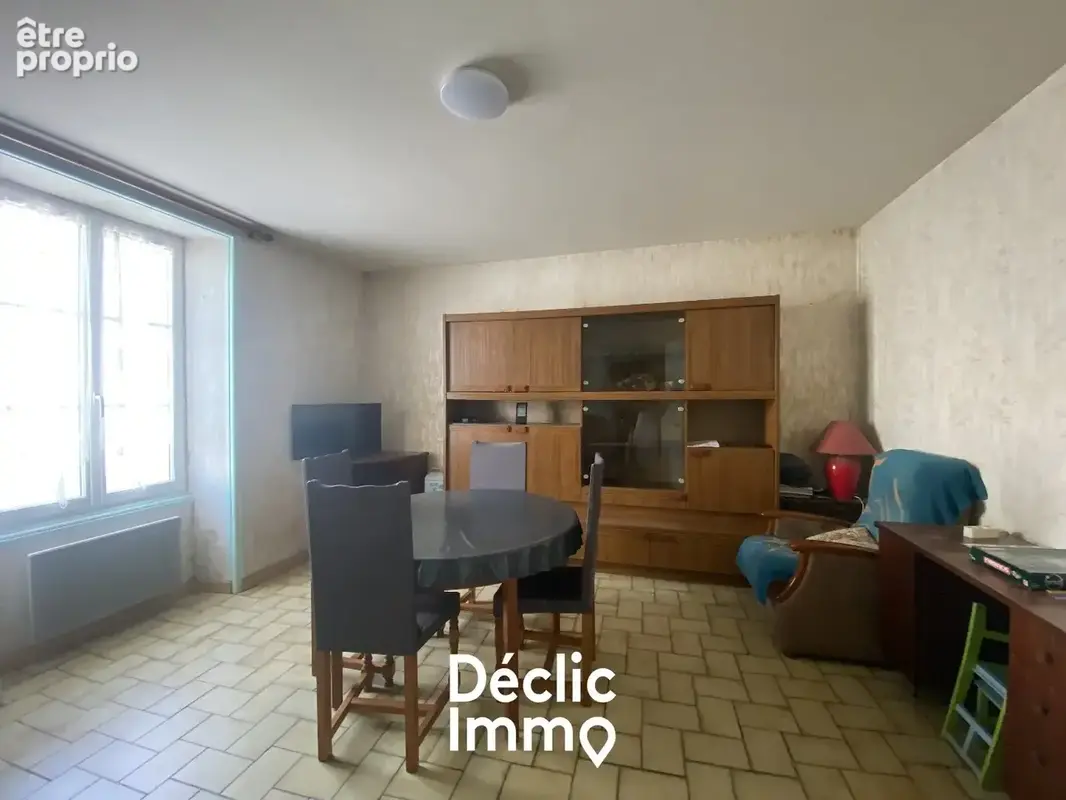 Breuil-Magné - Maison avec jardin et garage - photo 1