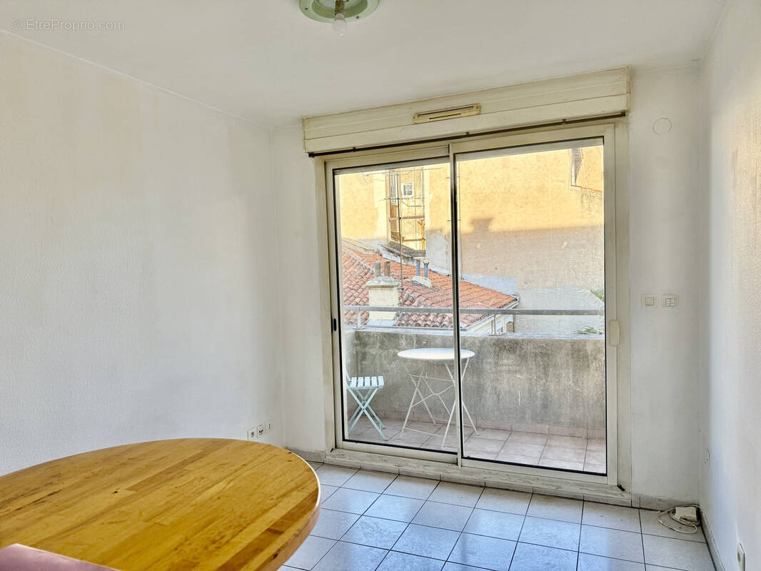 Appartement à MARSEILLE-5E