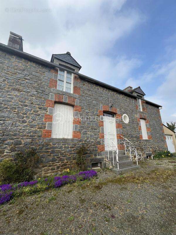 Maison à SAINT-PIERRE-DE-PLESGUEN