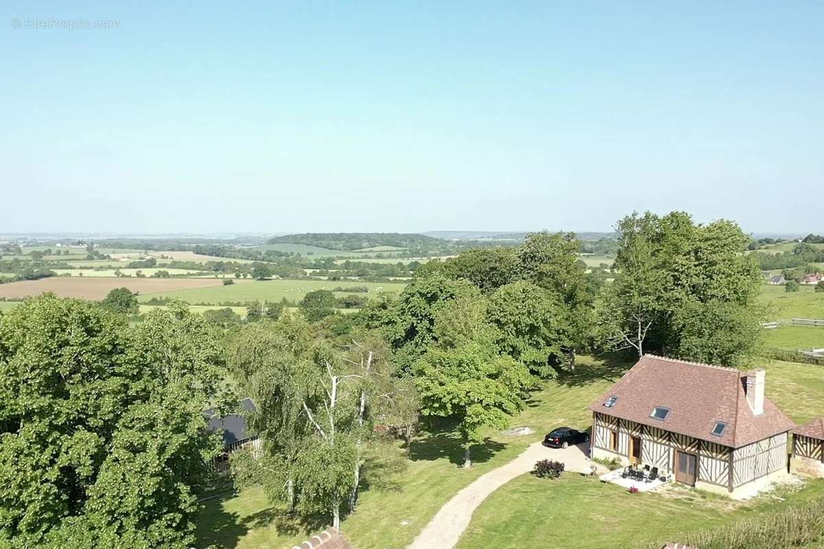 Maison à SAINT-PIERRE-SUR-DIVES