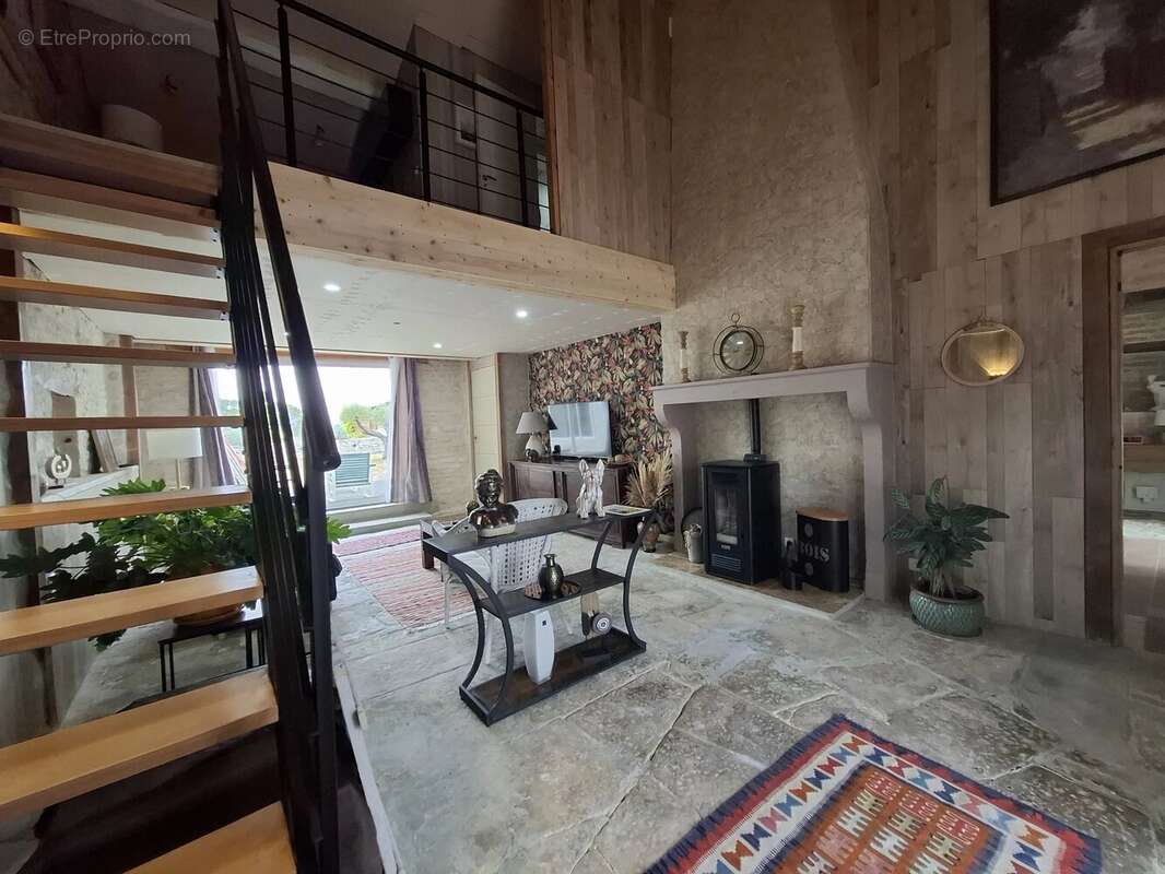 Maison à PAIZAY-LE-CHAPT