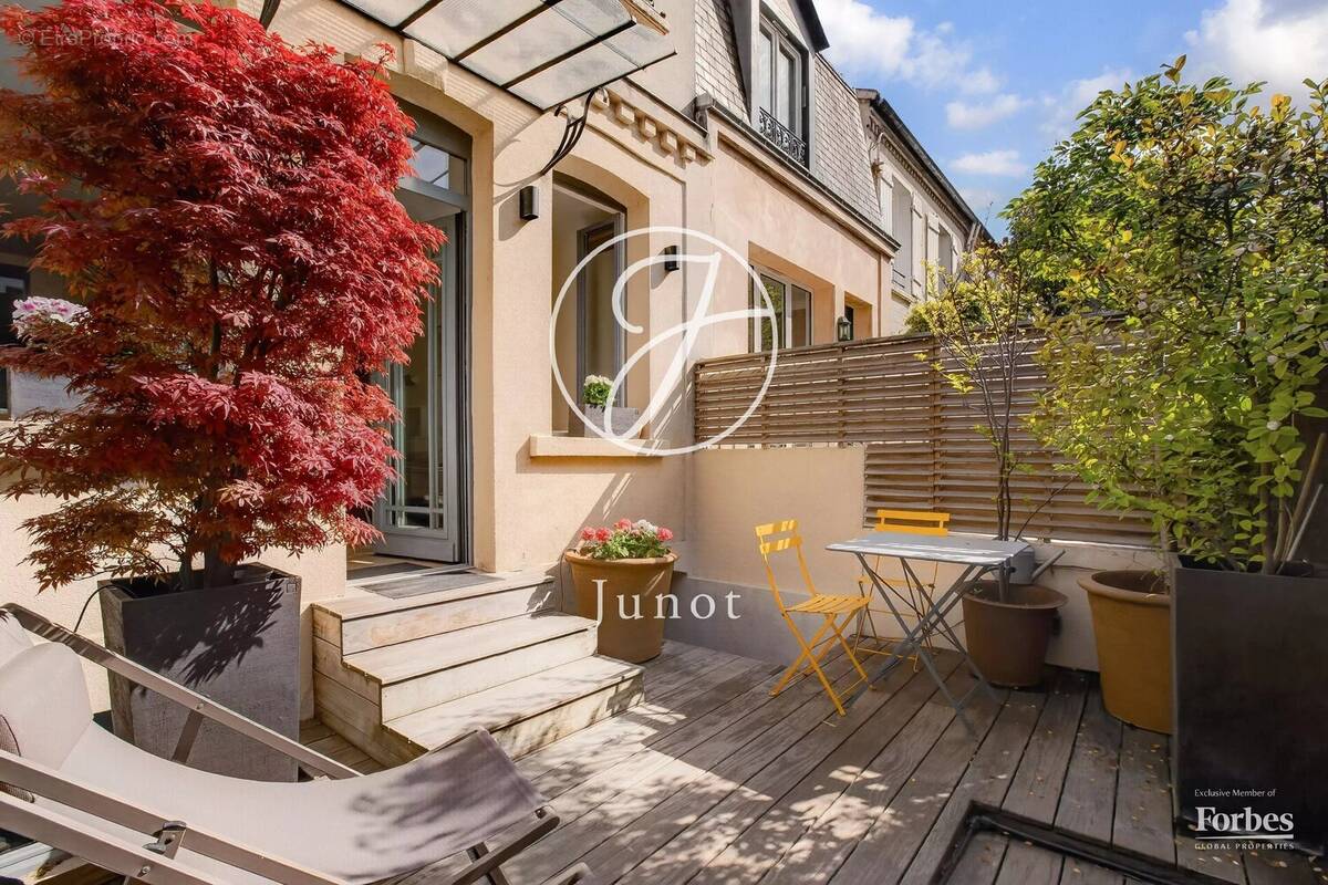 Maison à PARIS-16E