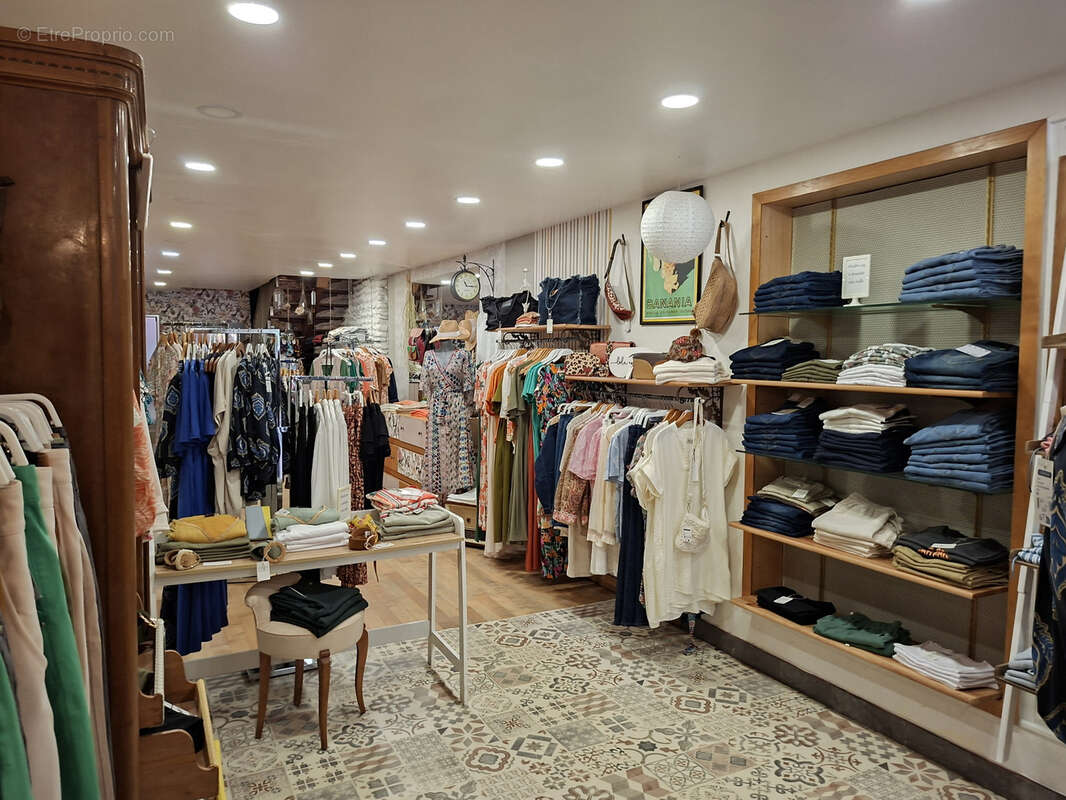 Commerce à MIRANDE