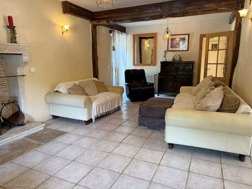 Propriété De Caractère Sur 2 Hectares Avec Deux Gîtes, Piscine Et Fort Potentiel De Développement - photo 14