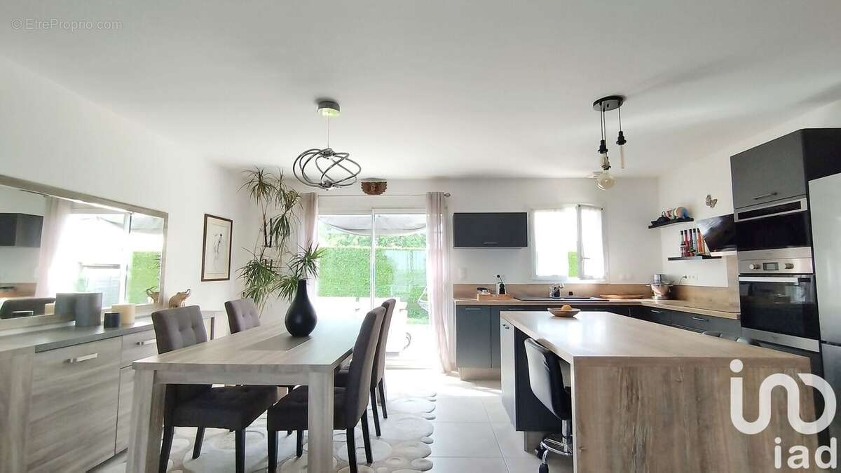 Photo 4 - Maison à MENNEVAL