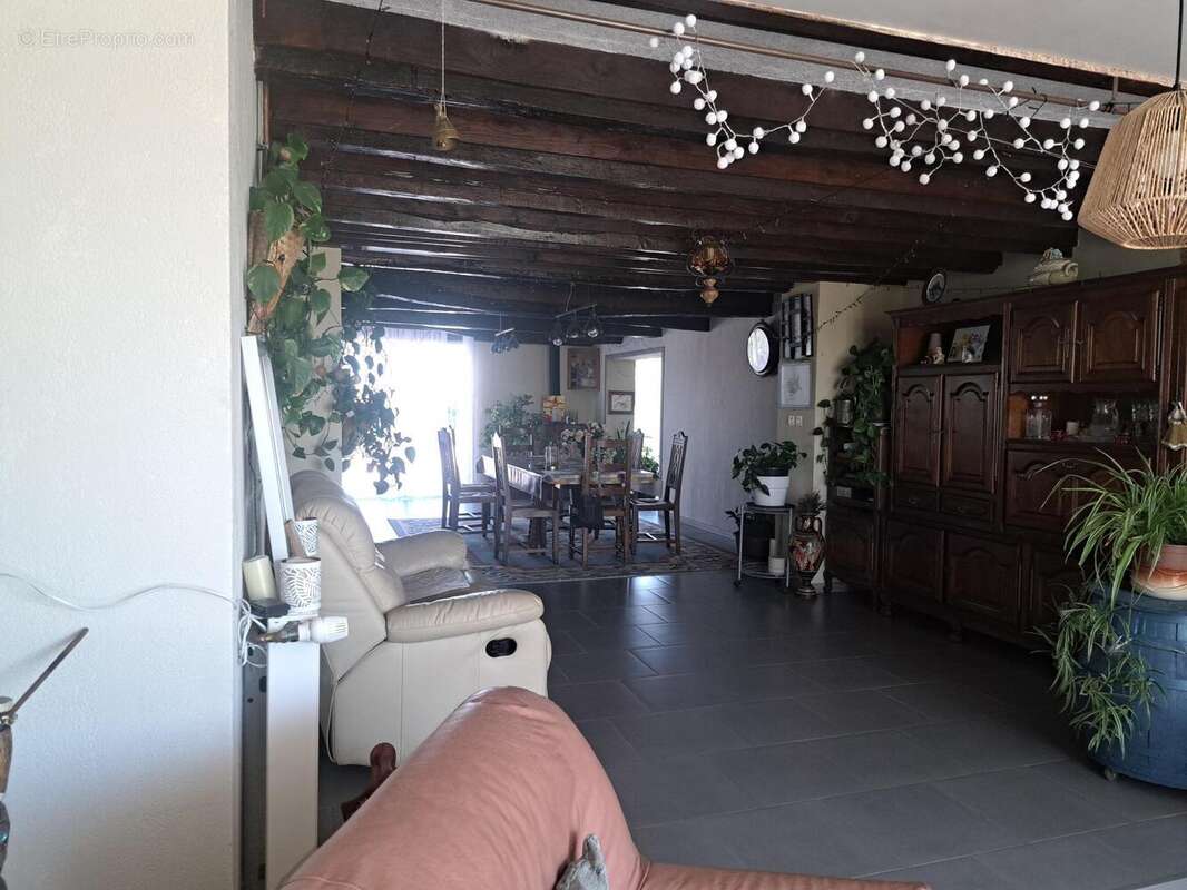 Maison 250 m² à Rancy  - photo 8