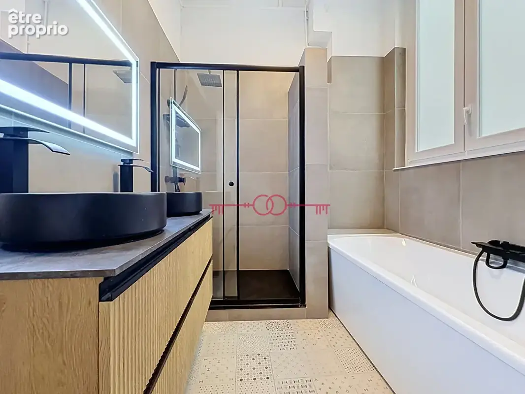 A vendre - reims hypercentre - bel appartement familial de caractère - photo 3