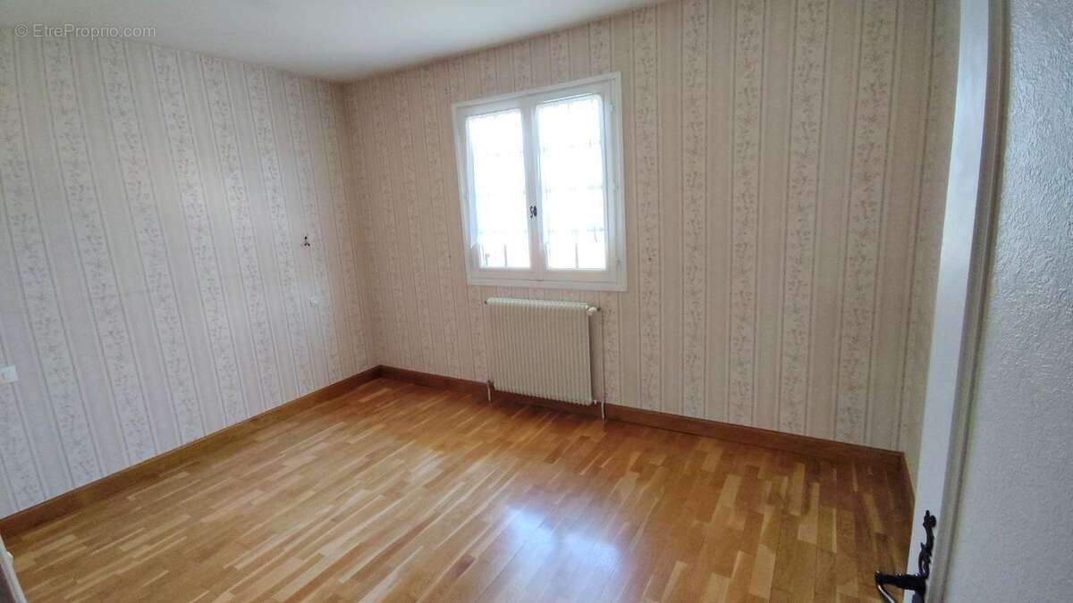 Maison à TERRASSON-LAVILLEDIEU