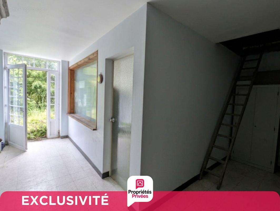 Maison a renover avec jardin et dependances - photo 5