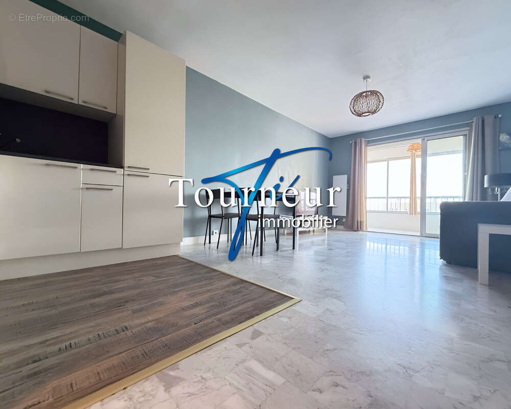 Appartement à SIX-FOURS-LES-PLAGES