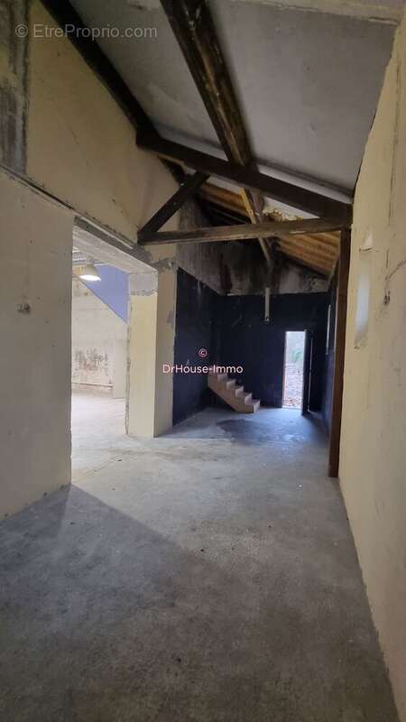 Commerce à JONQUIERES