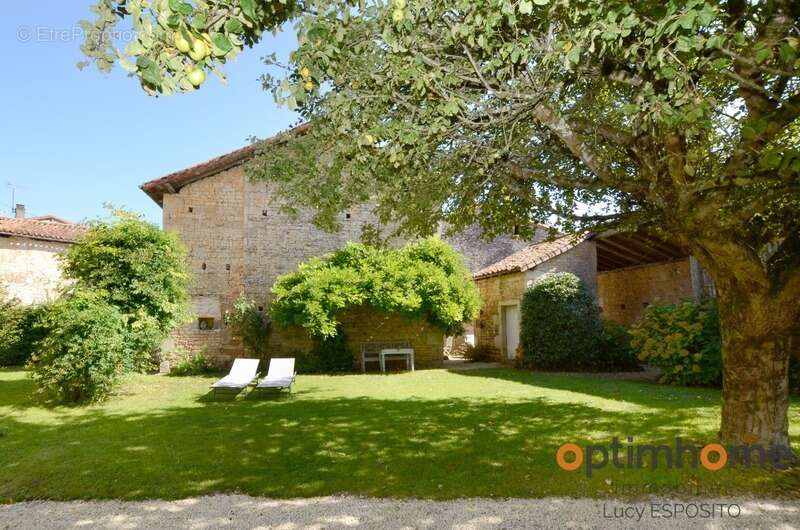 Maison à NANTEUIL-EN-VALLEE