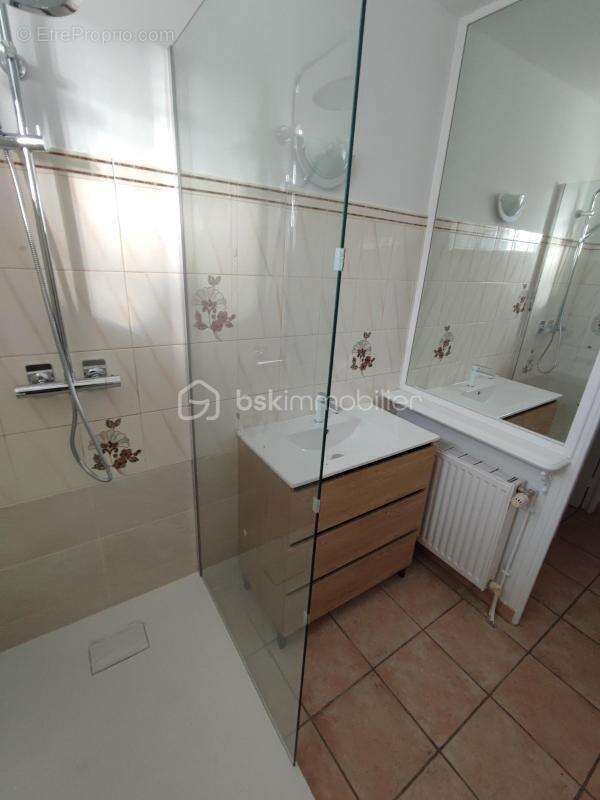 Maison à THORIGNY-SUR-OREUSE