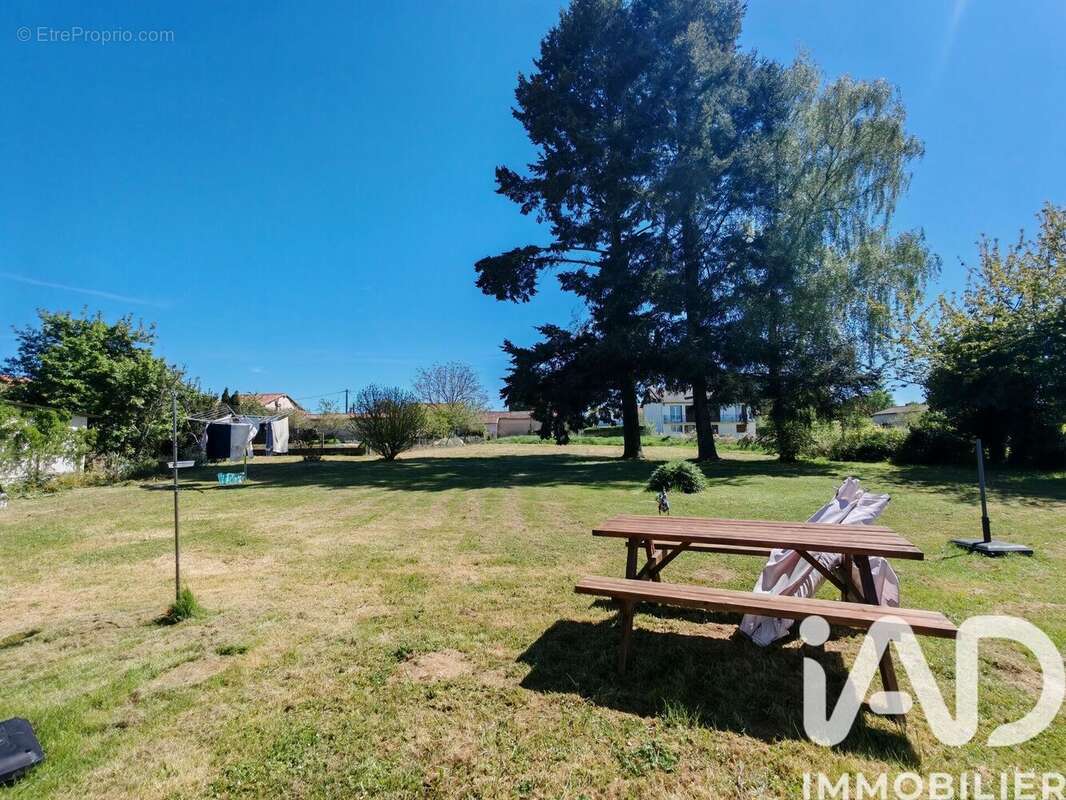 Photo 3 - Maison à SAVIGNE