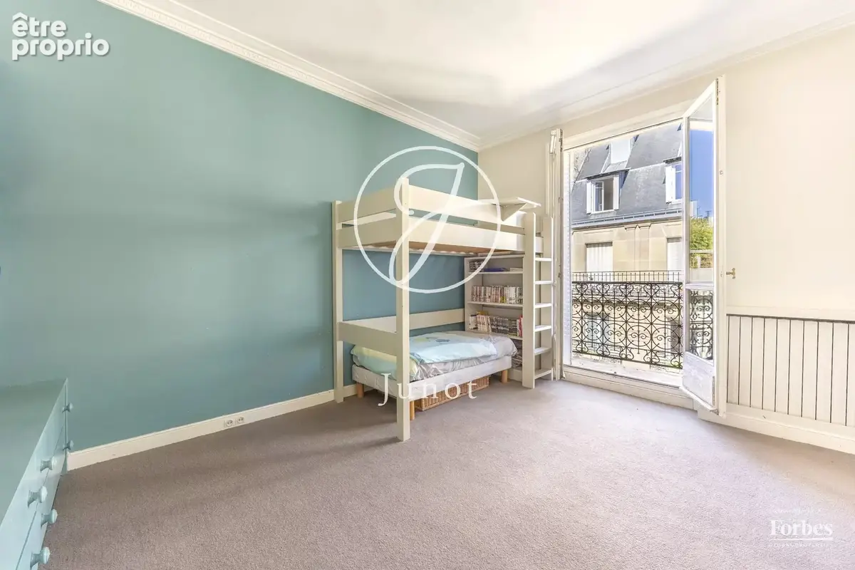 Paris 16e - JASMIN - Appartement - 6 pièces - 156,48m² Carrez - 157,46m² au sol - 4 chambres - Étage élevé - Balcon filant - photo 16