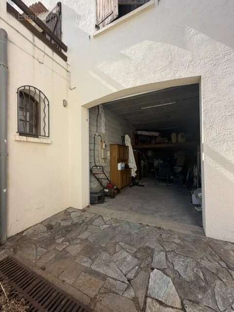 Villa familiale de 203 m² avec 2 logements sur 890 m² de terrain BORGO - photo 14