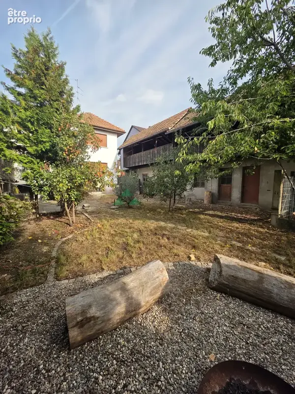 maison centre-village 135m2 avec dépendance - photo 1