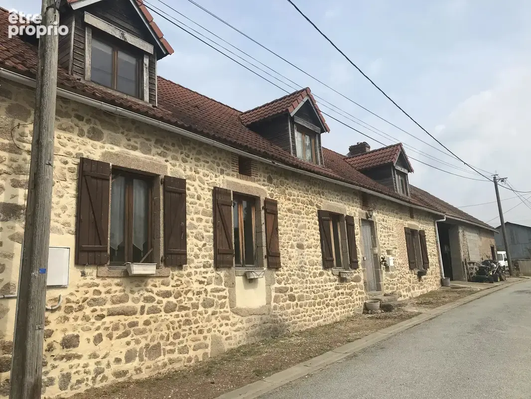 Maison à SAINT-LEGER-MAGNAZEIX