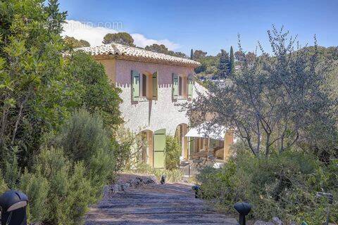 Maison à VALBONNE