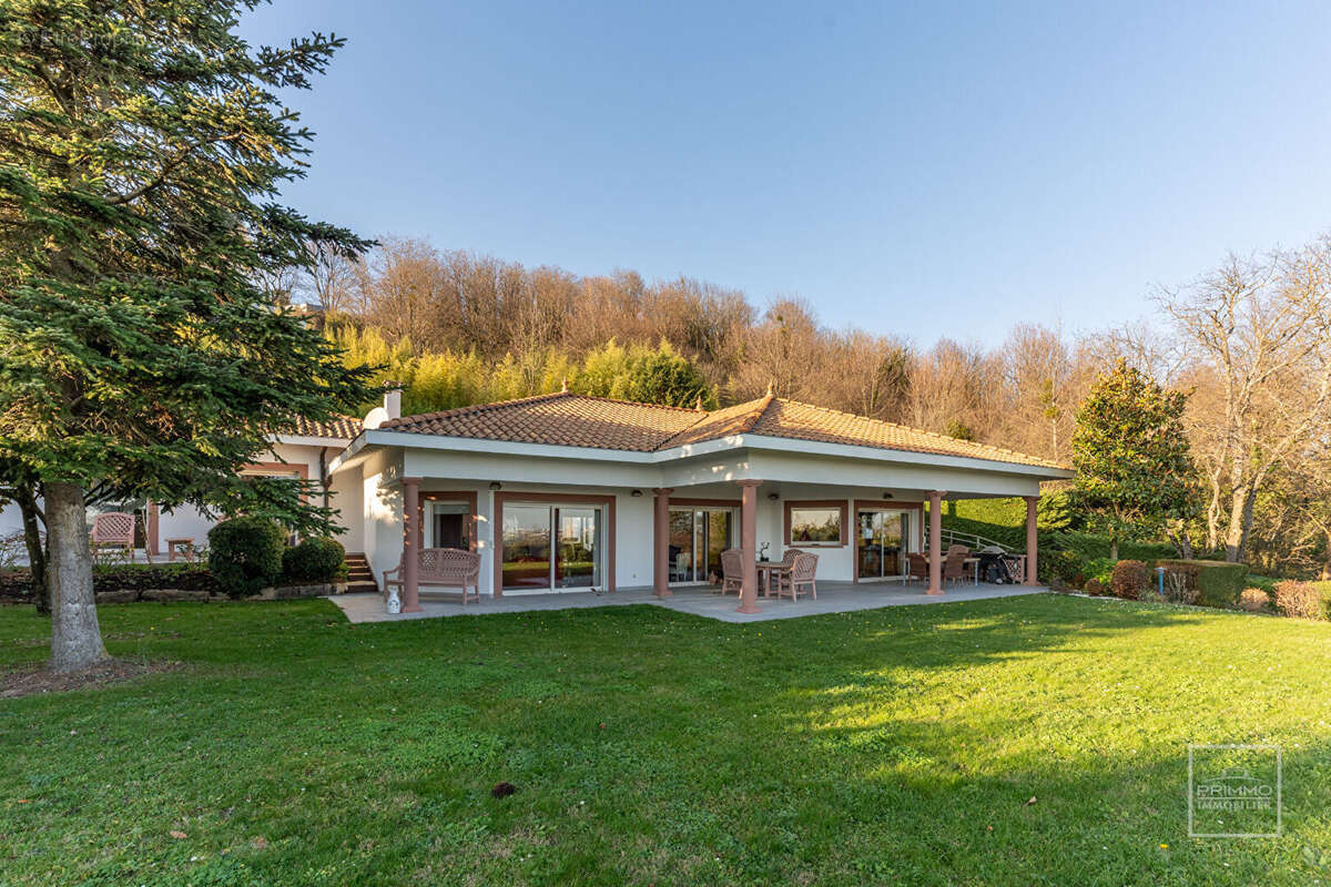 Maison à SAINT-CYR-AU-MONT-D'OR