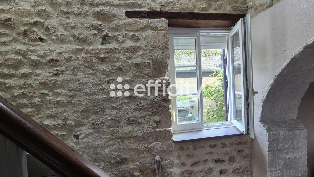 Maison à PORT-EN-BESSIN-HUPPAIN