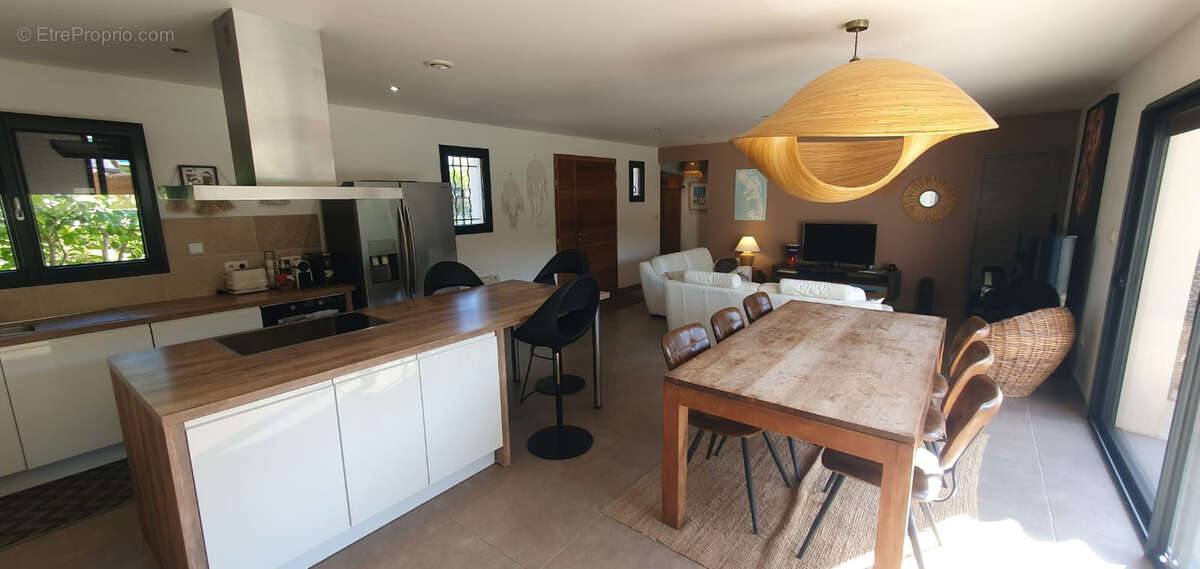 Maison à PLAN-DE-LA-TOUR