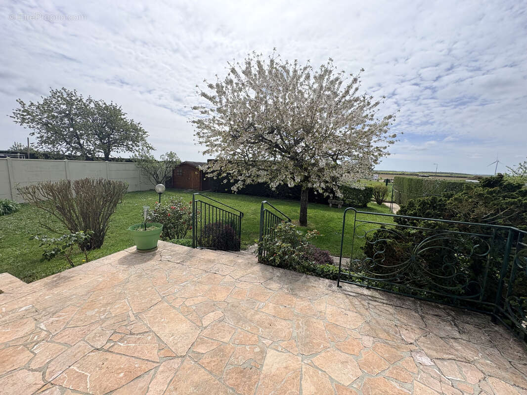 Maison à FONTAINE-LA-GUYON