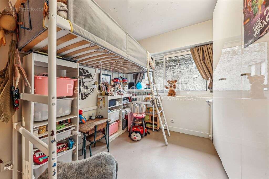 Appartement à PARIS-10E