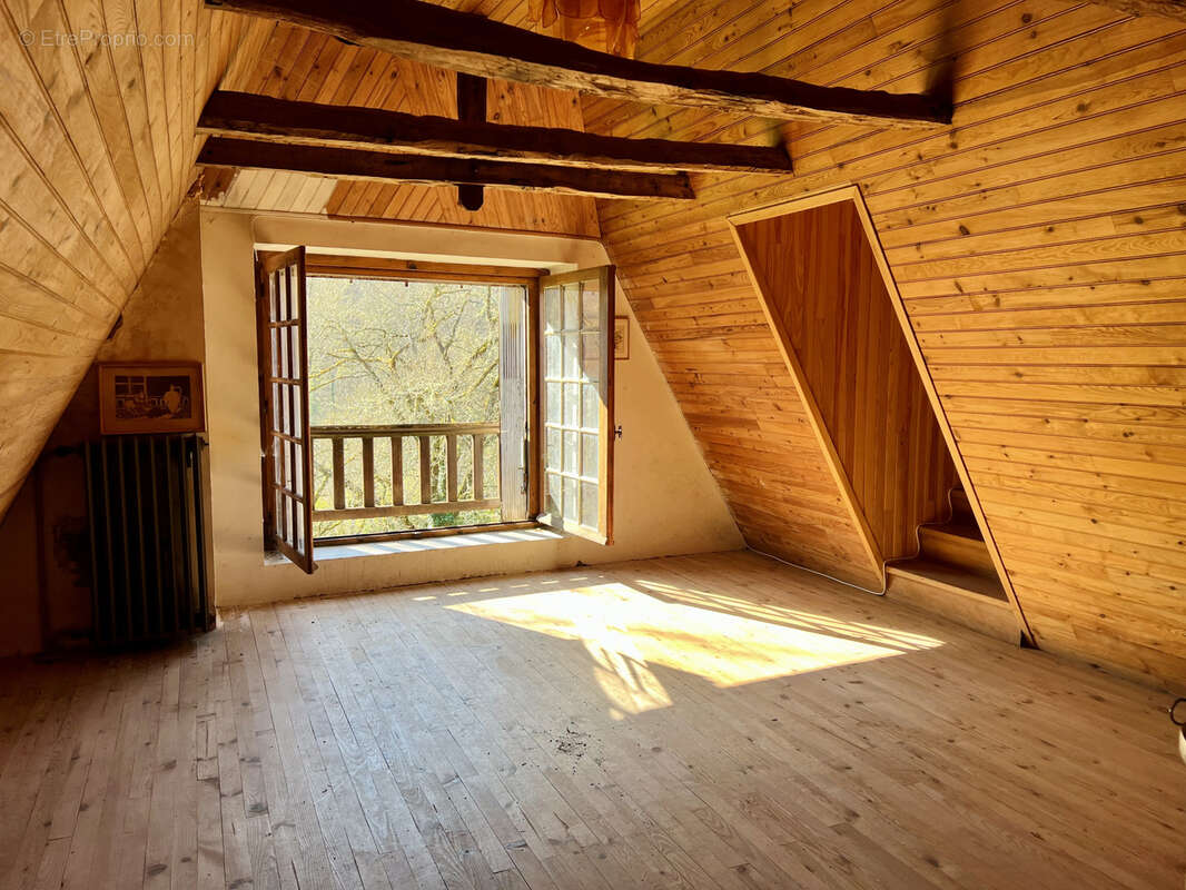 Maison à SAULIAC-SUR-CELE