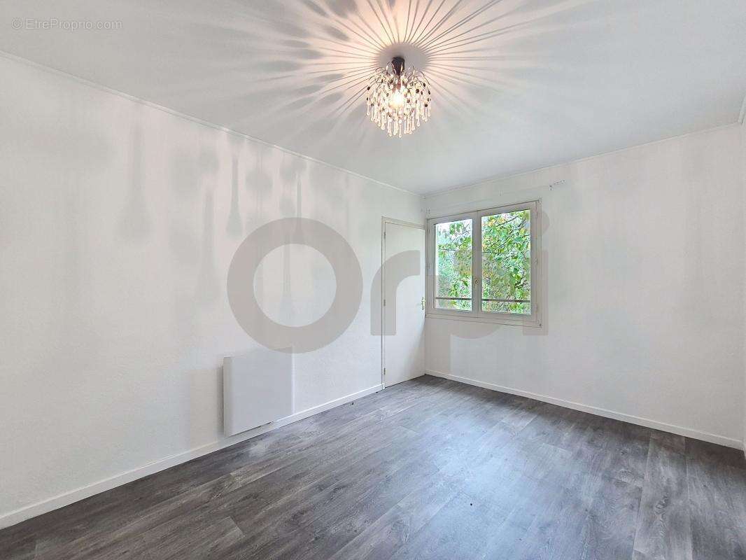 Maison à LE LARDIN-SAINT-LAZARE