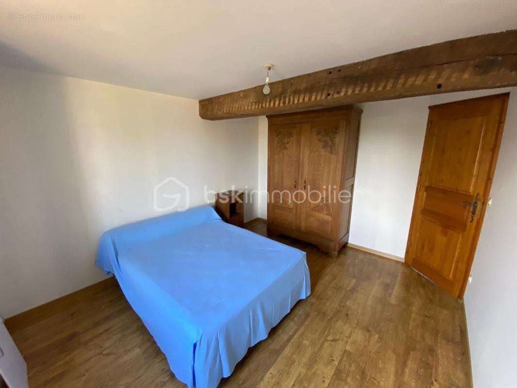 Maison à LASSAY-LES-CHATEAUX