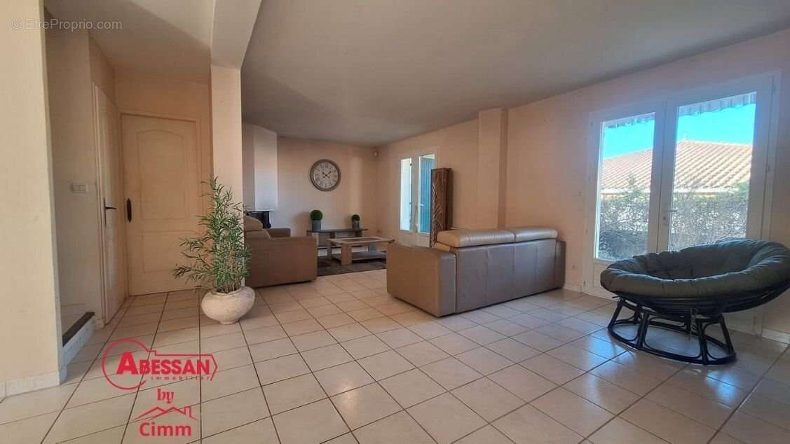 Maison à LEZAN