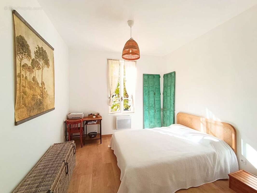 Appartement à LAUDUN-L&#039;ARDOISE