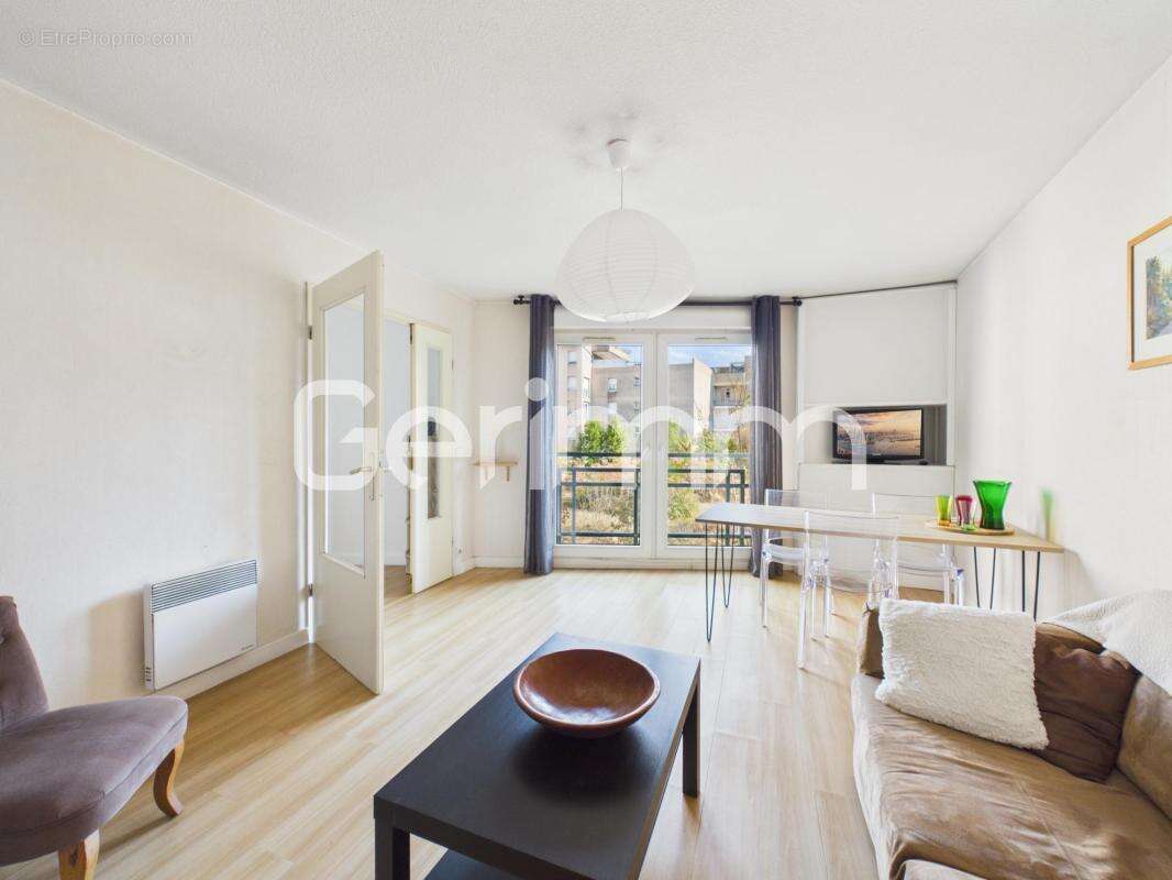 Vente - Appartement - 2 pièces + cuisine - 50 m² - 110 000 € - - photo 17